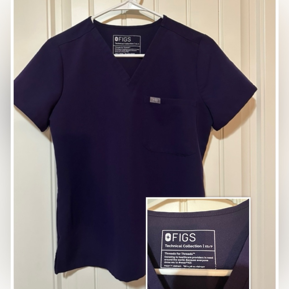 Figs scrub top